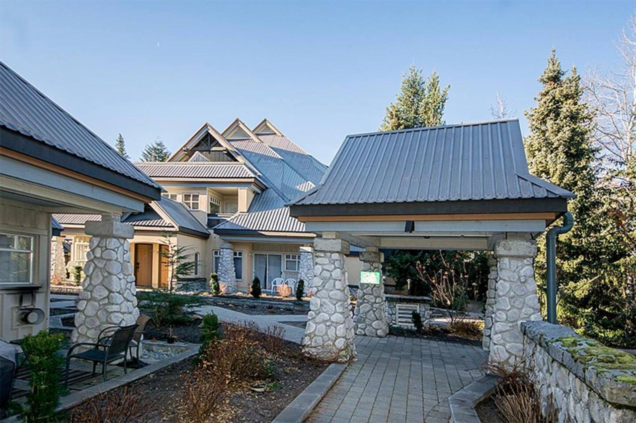 Lagoons By Cozystay Signature Whistler Eksteriør bilde