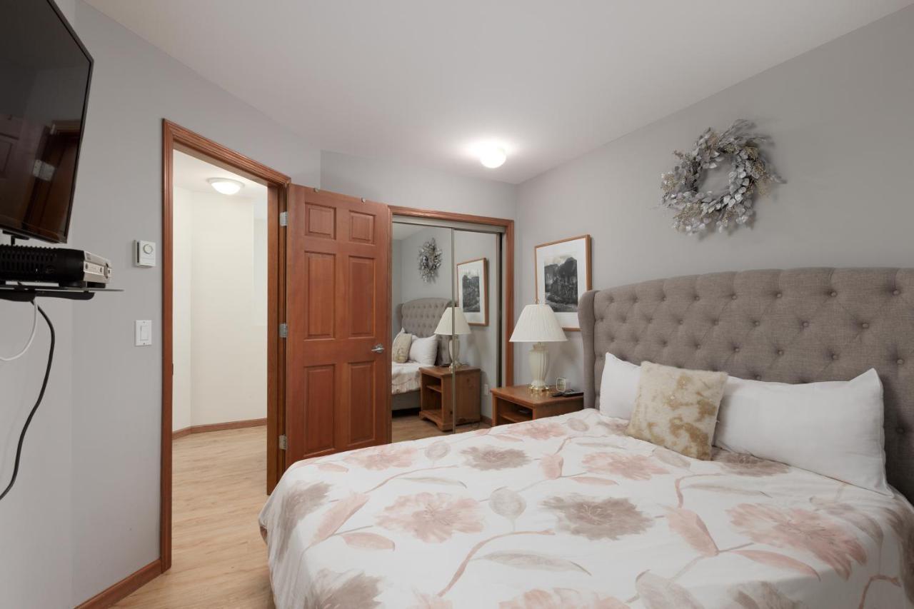 Lagoons By Cozystay Signature Whistler Eksteriør bilde